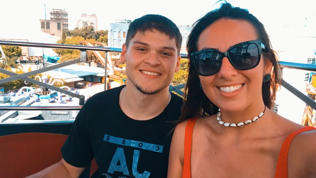 Foto que muestra a los dueños de Seex Luxe Conformado por Diego y Selma