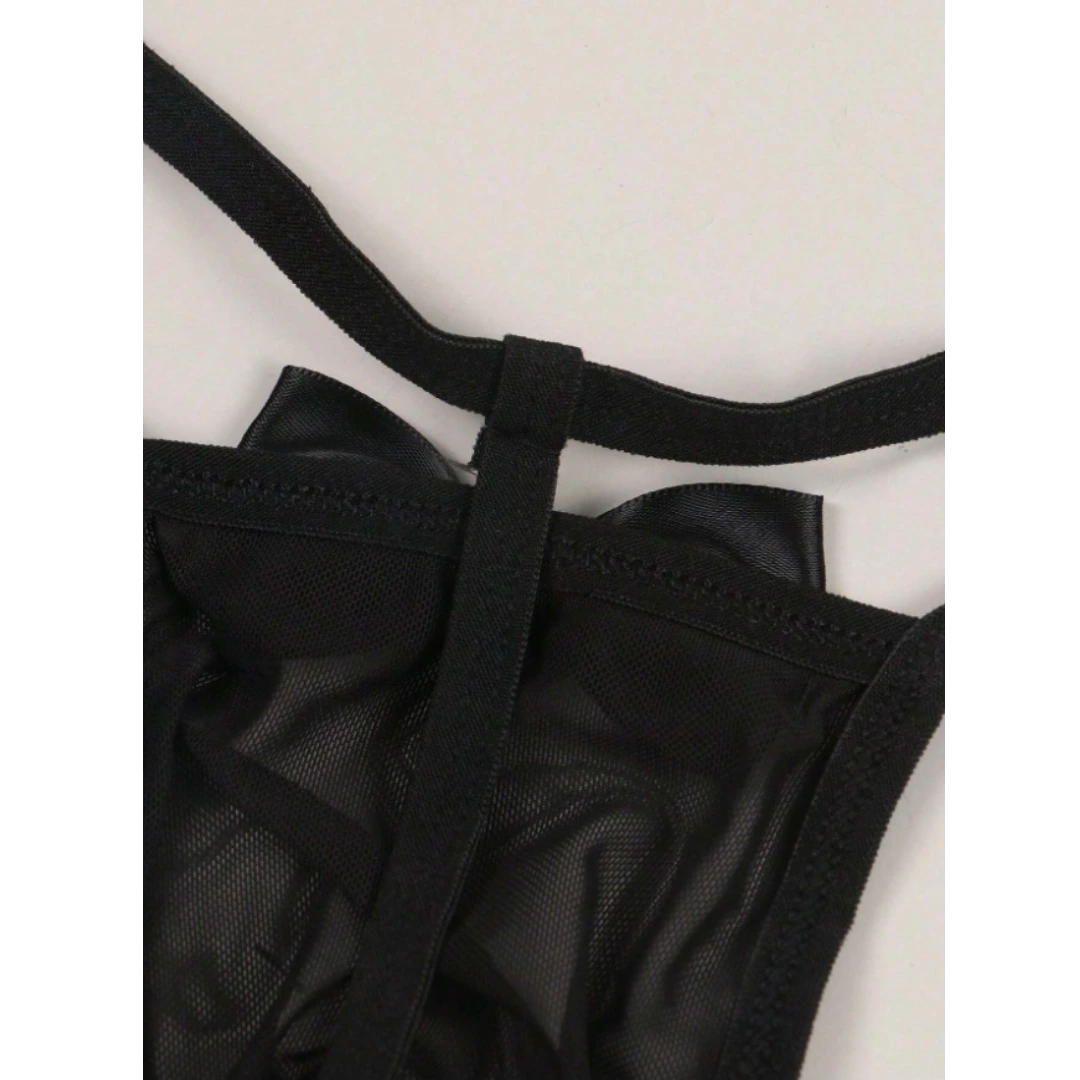 El tanga "Elegancia Íntima" combina un diseño minimalista y seductor con la máxima comodidad.